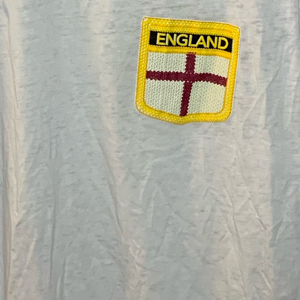 Revolve Chaser England Patch Graphic Shirt White Size Medium *Flawed* NWT - Picture 7 of 7